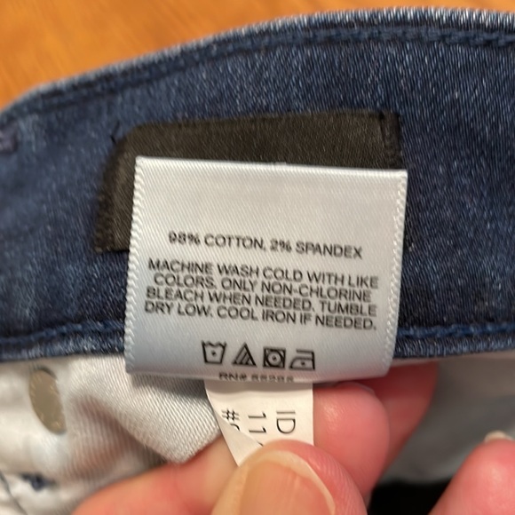 Express denim 3 way hem shorts EUC size 8 - Picture 4 of 4